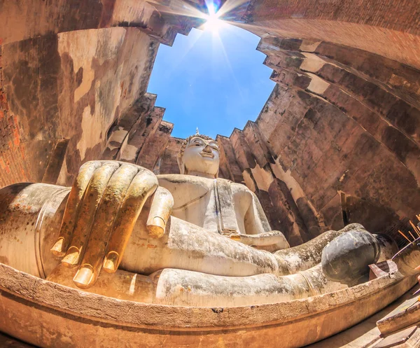 Eski Şehir Sukhothai Park'taki eski Buda — Stok fotoğraf