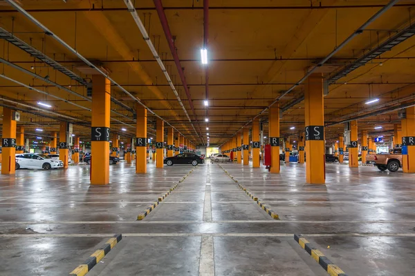 Área de estacionamento vazia — Fotografia de Stock