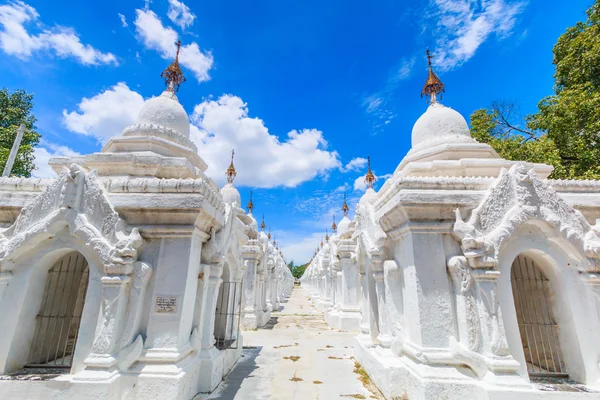 Simgesel Yapı Kuthodaw Tapınağı — Stok fotoğraf
