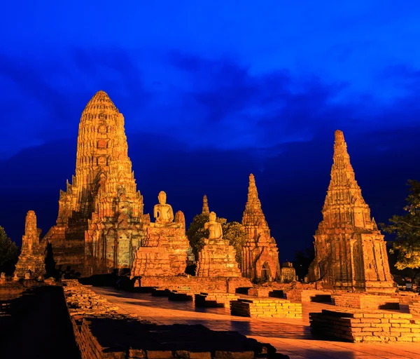 Templo viejo wat Chaiwatthanaram —  Fotos de Stock