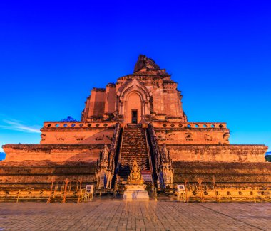 WAT chedi luang Tayland tapınak