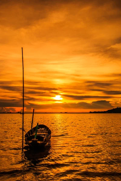Coucher de soleil en mer et en bateau — Photo