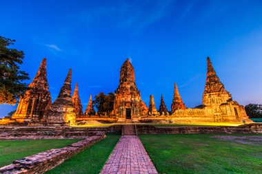 Eski tapınak wat Chaiwatthanaram