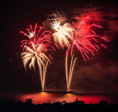 güzel renkli tatil havai fişek