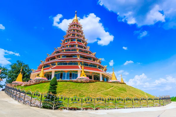 Китайский соблазн - wat hyua pla — стоковое фото