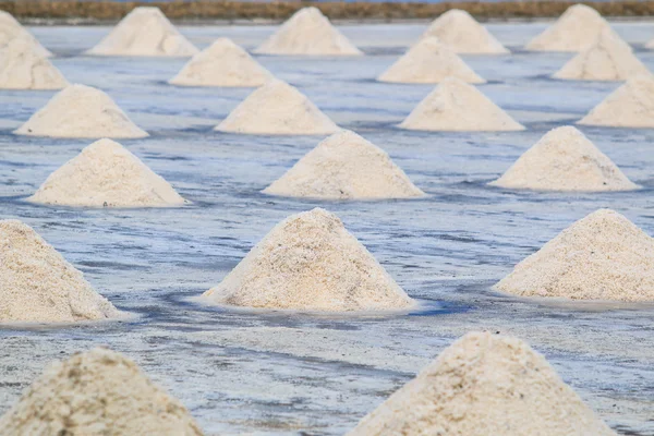 Naklua massa van zout stapels — Stockfoto