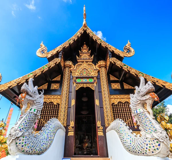 Gamla trä tempel i chiang — Stockfoto