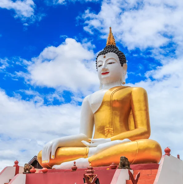 Buddha nel tempio di Wat Rajamontean — Foto Stock