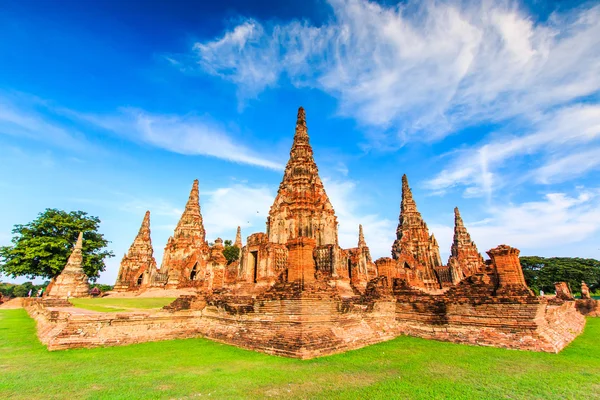 Templo velho wat Chaiwatthanaram — Fotografia de Stock