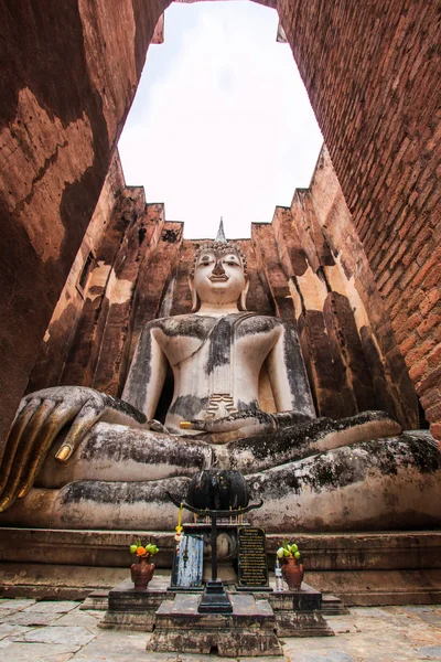 Vieux Bouddha dans la vieille ville — Photo