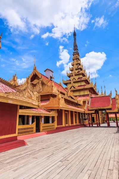 Palacio Mandalay en la ciudad Mandalay — Foto de Stock