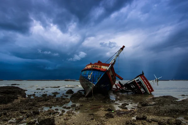 Destruição de navios de paisagismo — Fotografia de Stock