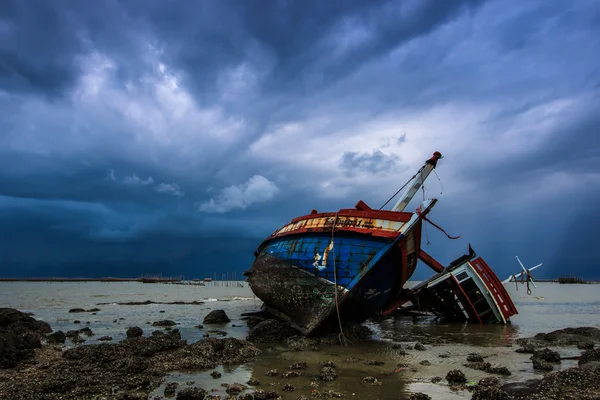 Landschap schip wrak — Stockfoto