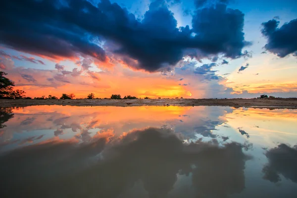 蓝色的夕阳的天空 — 图库照片