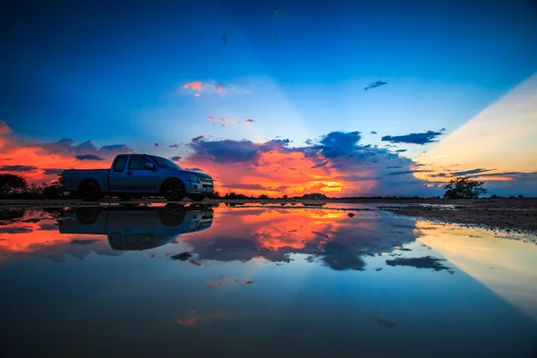 Solnedgång blå himmel — Stockfoto