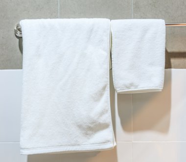 Banyo beyaz havlu