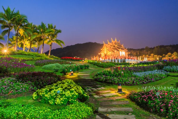 Tempel Wat Ho kham luang traditionele Thaise architectuur — Stockfoto