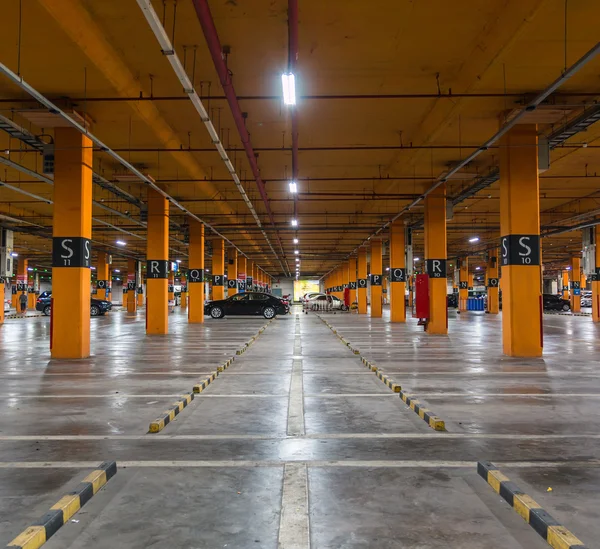 Parque de estacionamento — Fotografia de Stock