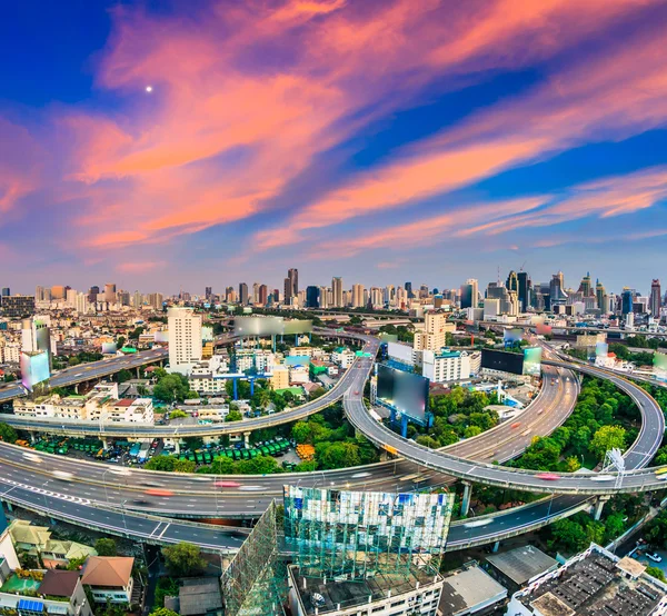 Bangkok Cityscape ved tusmørke - Stock-foto