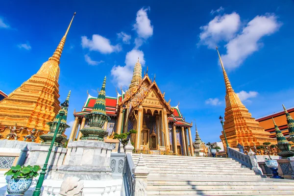 Templet med smaragd buddha — Stockfoto