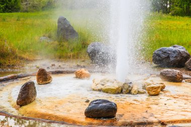 Sıcak mineral termal Azmak'lar