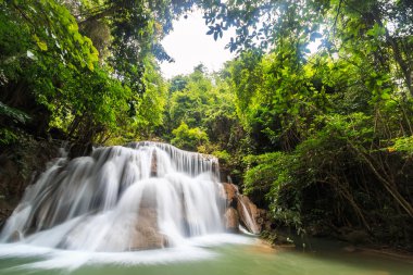 Erawan Tayland şelale