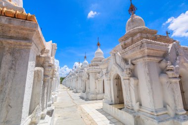 Simgesel Yapı Kuthodaw Tapınağı