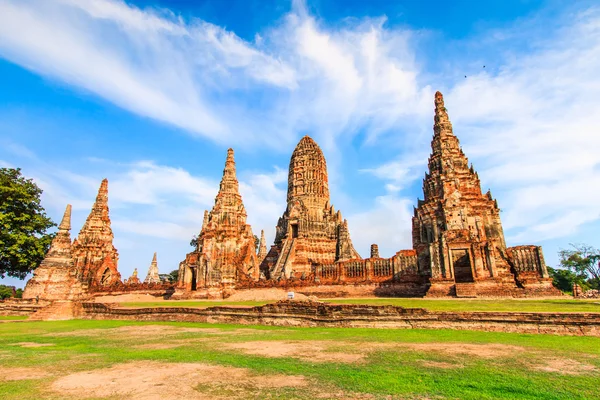 Templo viejo wat Chaiwatthanaram — Foto de Stock