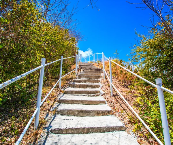 楼梯通路上山 — 图库照片