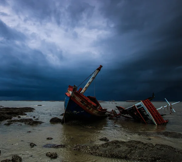 Balıkçılık Tekne batık — Stok fotoğraf