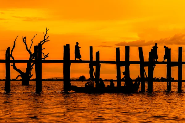 Pont U Bein au coucher du soleil — Photo