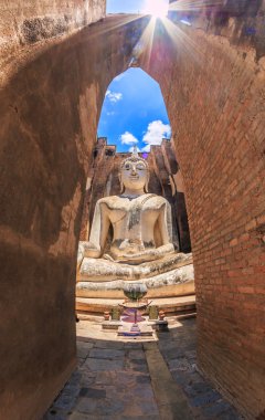 Buda heykeli Sukhothai Park