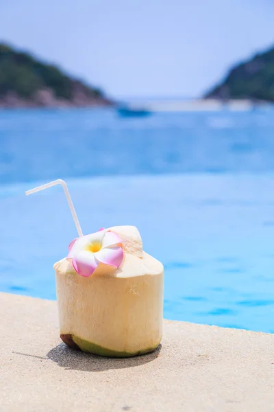 Coconut water drink — Stock Photo, Image