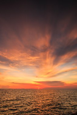 Günbatımı deniz manzara