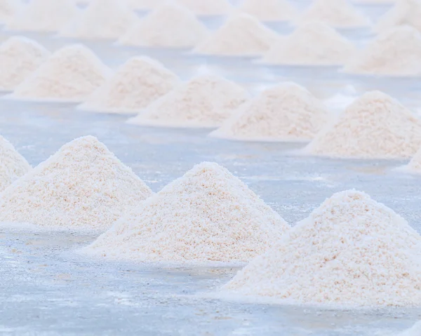 Salt piles in seaside farm — Stock Photo, Image