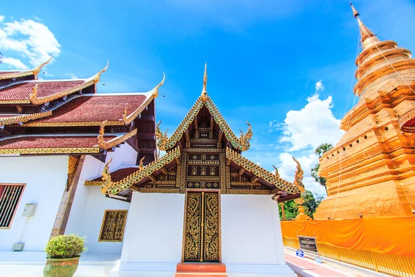 Templo de Wat Phra Sri Chomtong — Foto de Stock