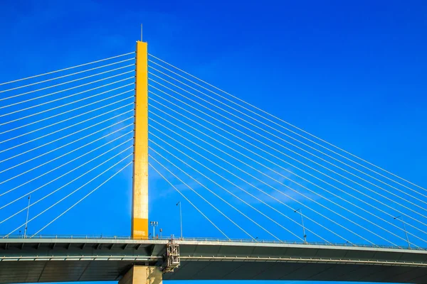 Rope bridge over blue sky — Stock Photo, Image