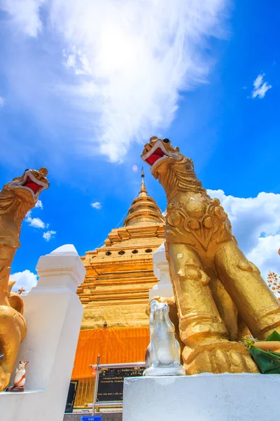 Świątyni Wat Phra Sri Chomtong — Zdjęcie stockowe