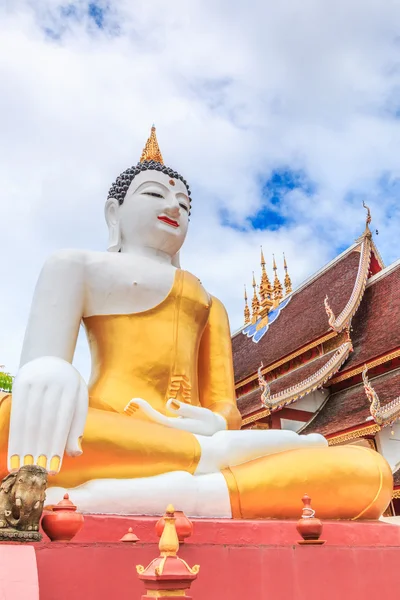 Buda en el templo de Wat Rajamontean — Foto de Stock