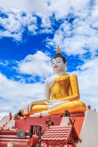 Buddha nel tempio di Wat Rajamontean — Foto Stock