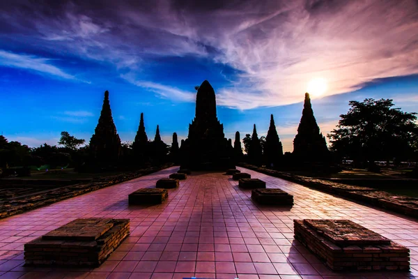 Templo viejo wat Chaiwatthanaram — Foto de Stock