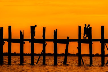 U olmak Köprüsü'nde Günbatımı