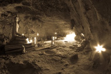 krasae mağara ve Buda