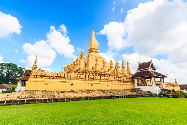 Temple golden Wat Thap Luang — Stock Photo, Image