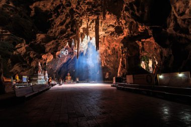 Mağara ve güneş Tayland