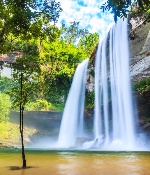 Huai Luang Waterfall — Stock Photo, Image