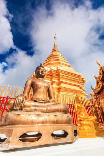 Χρυσή παγόδα wat Phra That Doi Suthep — Φωτογραφία Αρχείου