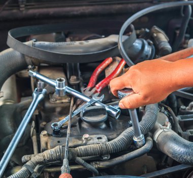 erkek mekanik motor ile çalışan