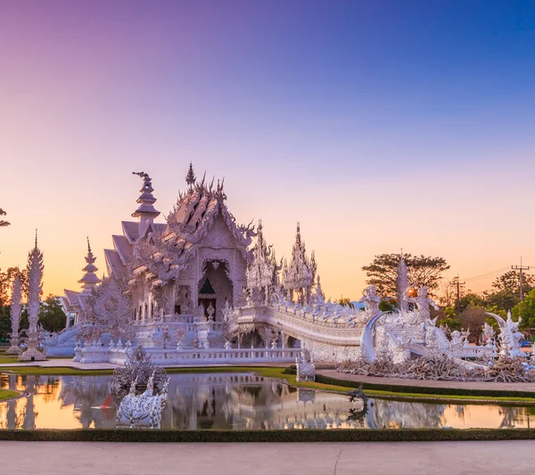 Wat Rong Khun templo tailandês - em Chiang rai Província Ásia Thaila — Fotografia de Stock