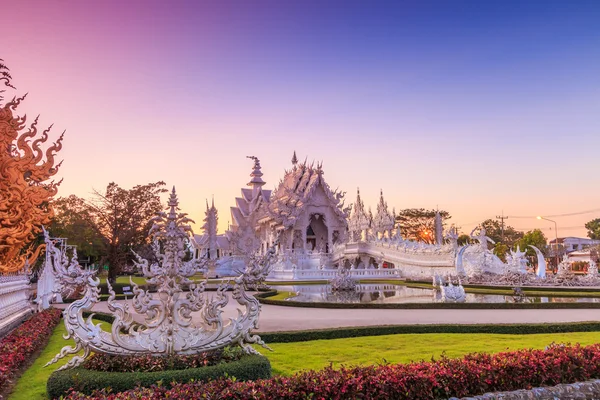 वाट रोंग खुन थाई मंदिर चियांग राय प्रांत एशिया थाइला में — स्टॉक फ़ोटो, इमेज